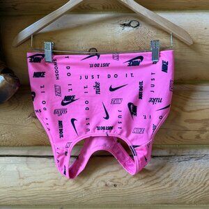 Nike Swoosh Sports Bra in Pink